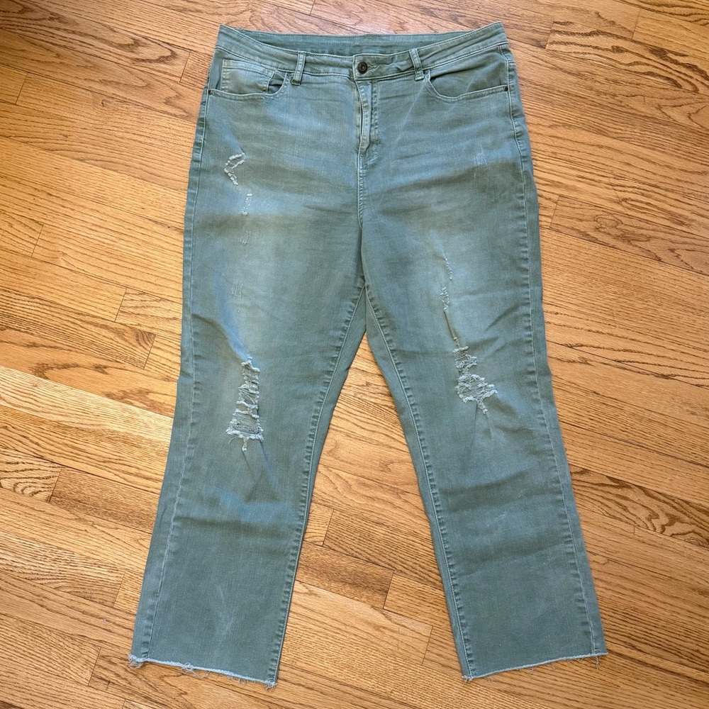 Grace & Lace Distressed Straight Leg Cropped Jeans - Picture 3 of 12